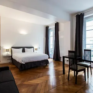 Square 2*, Parigi Francia