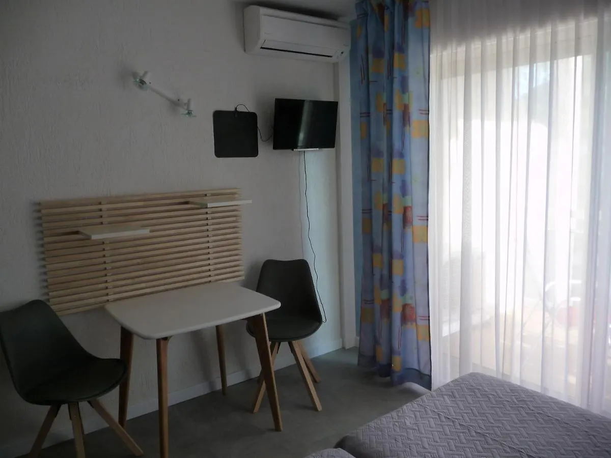 Hotel Hôtel les Eucalyptus Cavalaire-sur-Mer