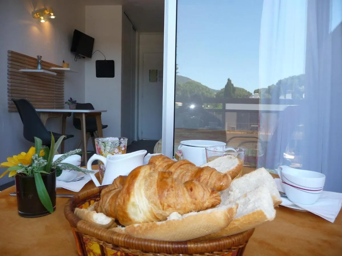 Hotel Hôtel les Eucalyptus Cavalaire-sur-Mer