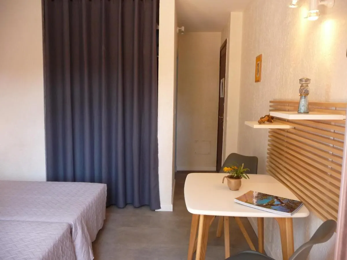 Hôtel les Eucalyptus Cavalaire-sur-Mer 2*,  France